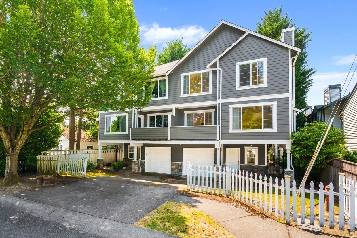 Primary Photo - 8321 167th Ave NE