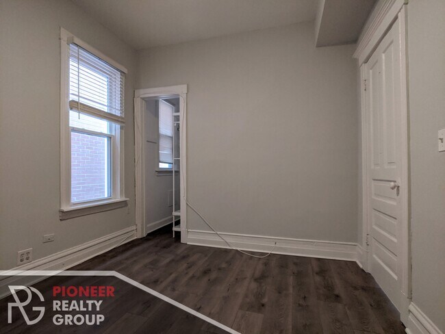Foto del edificio - 3119 N Paulina St
