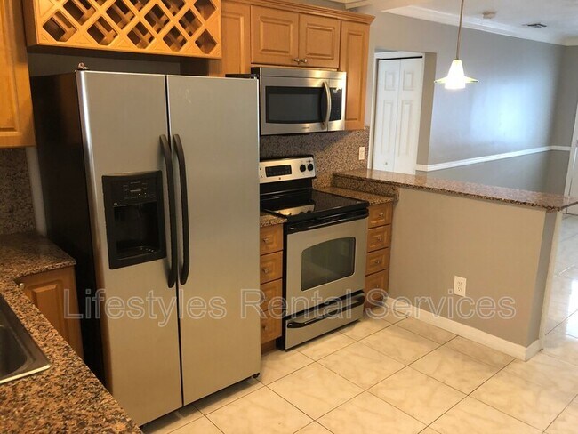 Foto del edificio - 211 Jacksonville Dr