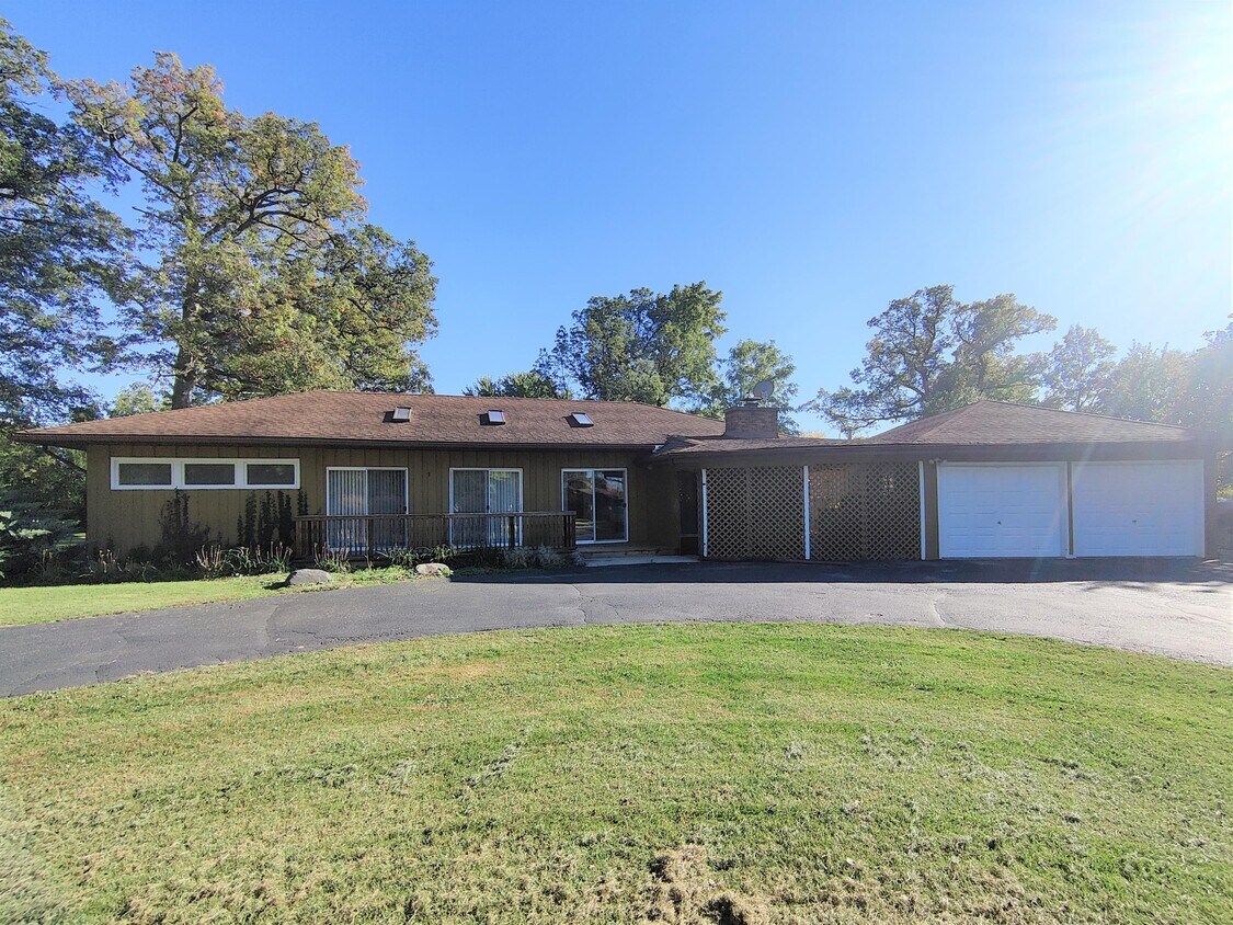 Primary Photo - 15530 Crystal Acres Dr
