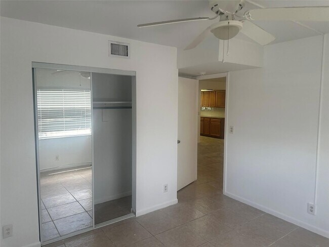 Foto del edificio - 8507 Sunset Dr