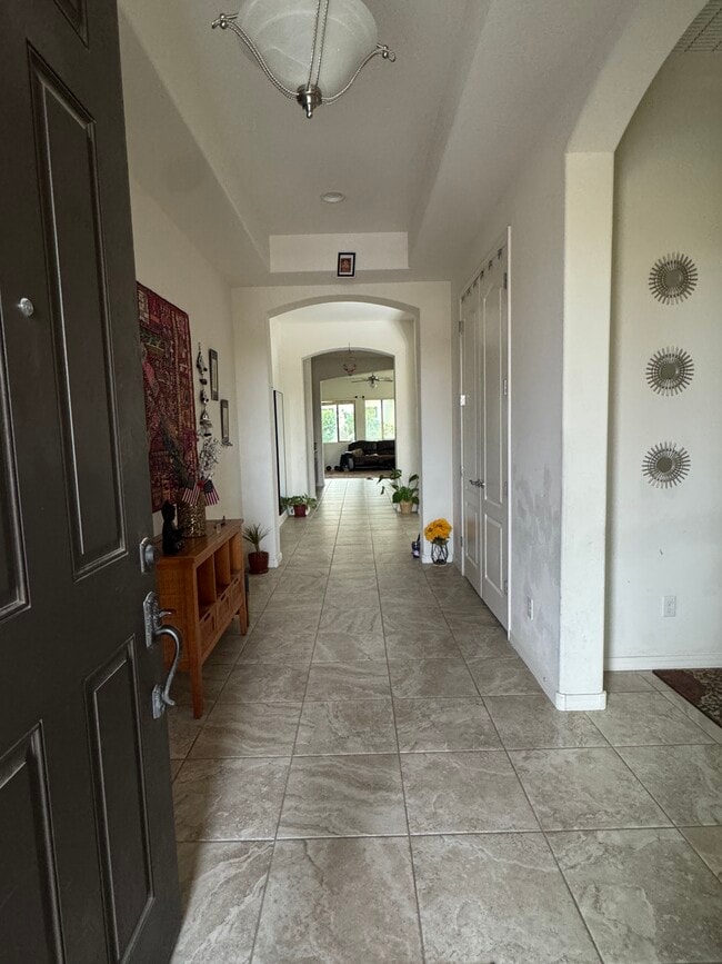 Building Photo - 4070 S Pearl Dr