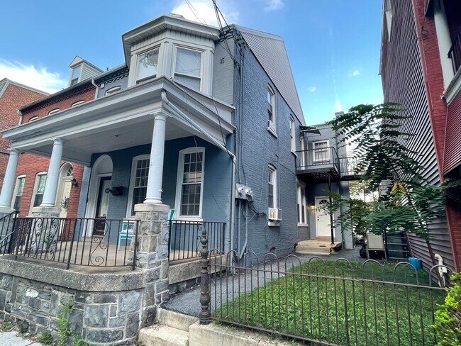 Building Photo - 523 N Lime St