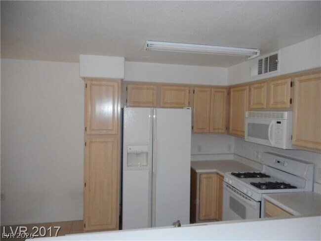 Foto del edificio - 5710 E Tropicana Ave