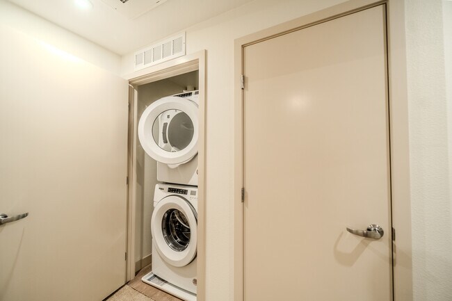 Building Photo - Bolsa Row Apartments