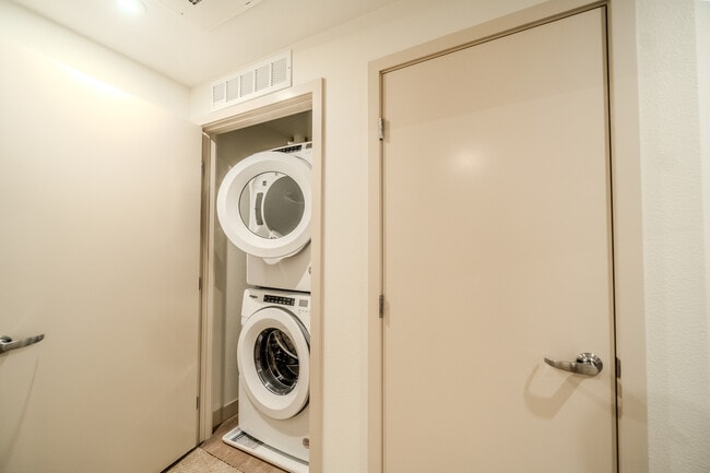 Building Photo - Bolsa Row Apartments