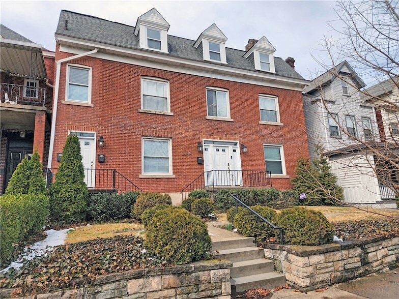 Primary Photo - 226 Pacific St