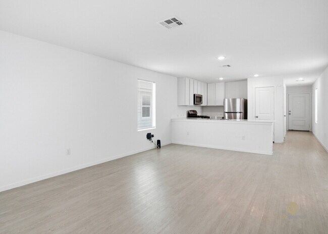 Foto del edificio - Welcome home to Ruby Crossing!