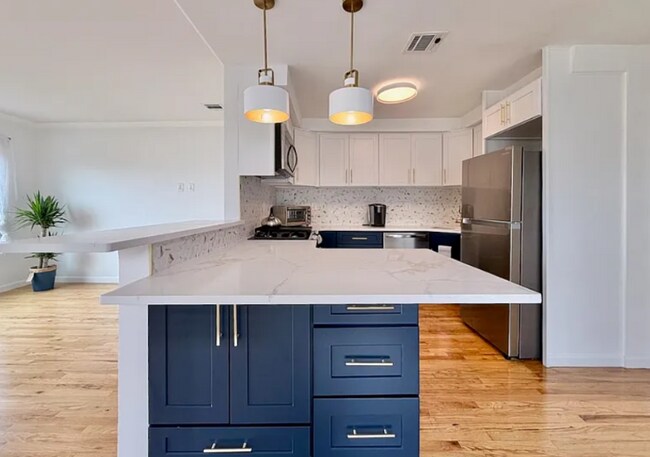 Foto del edificio - 126 Ogden Ave.