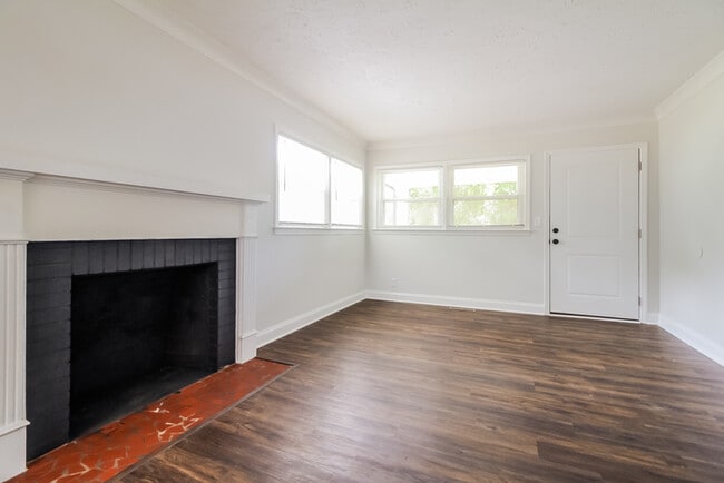 Building Photo - 335 Crosby Cir