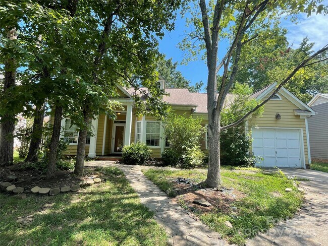 Foto del edificio - 6002 Kenmore Ln