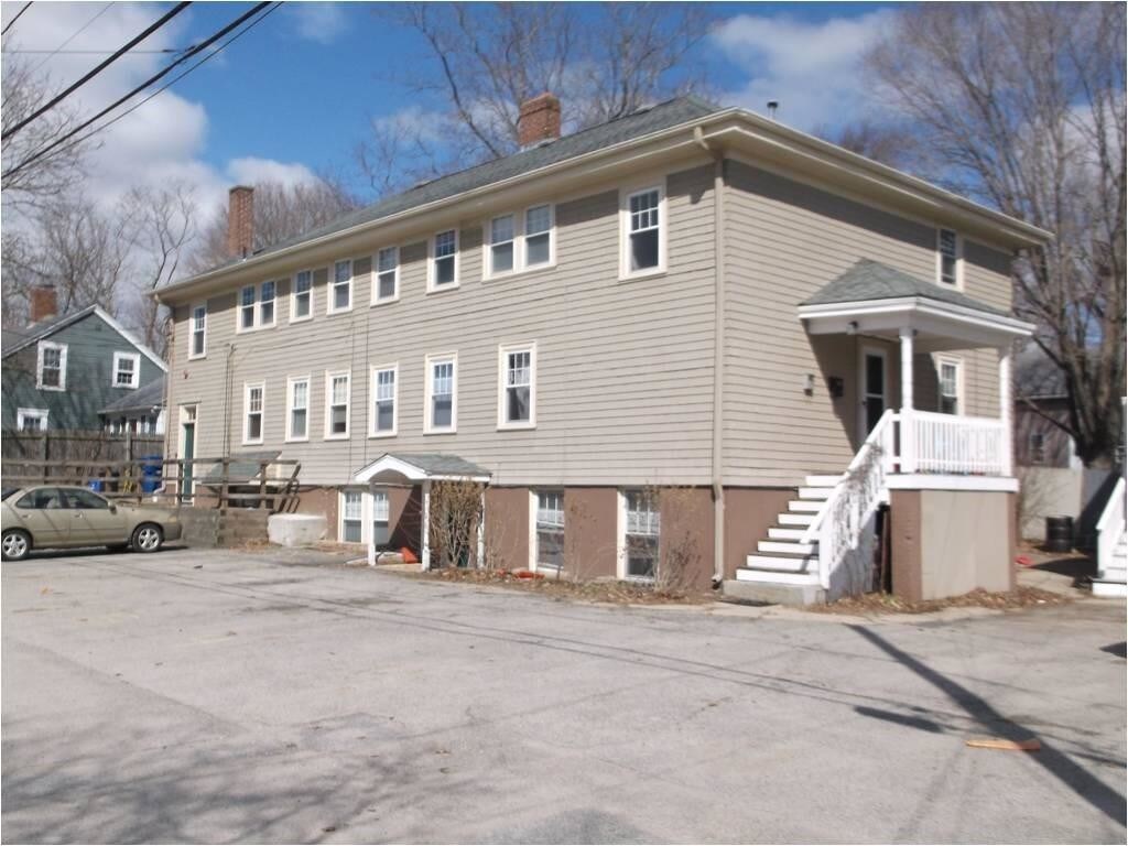 70 Long St Unit 70 1st fl, East Greenwich, RI 02818 Room for Rent in