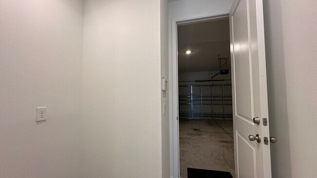 Foto del edificio - 8454 Sperry St