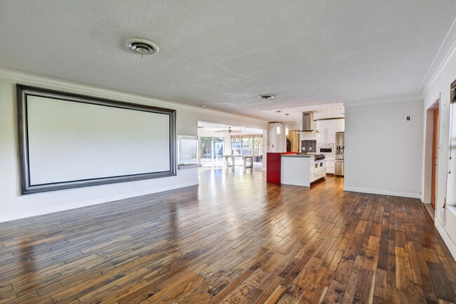 Foto del edificio - 2740 NE 34th St