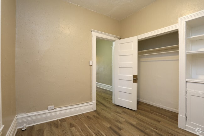 2BR, 1BA - 1200 SF - The Lafayette