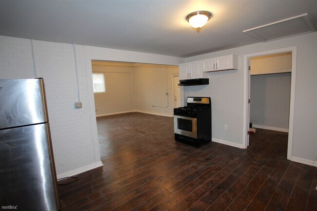 Building Photo - Studio, 1 bath  - 1563 Waterman St Unit A