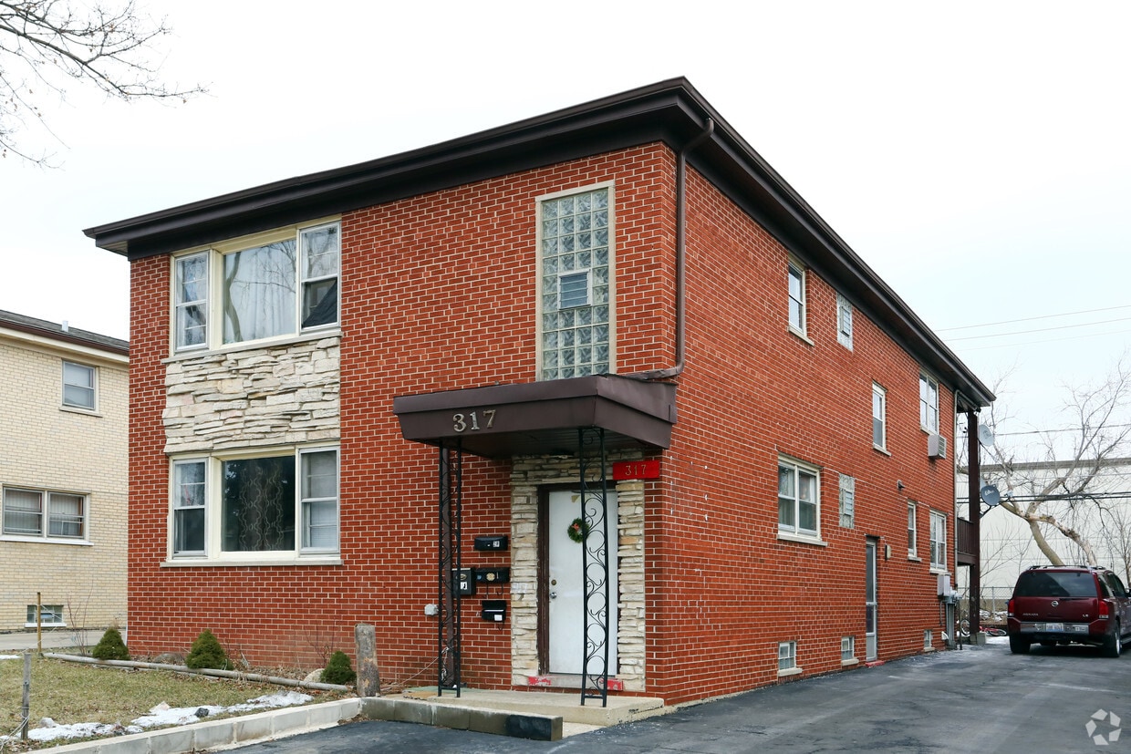 317 S Hale St, Addison, IL 60101 Apartments in Addison, IL