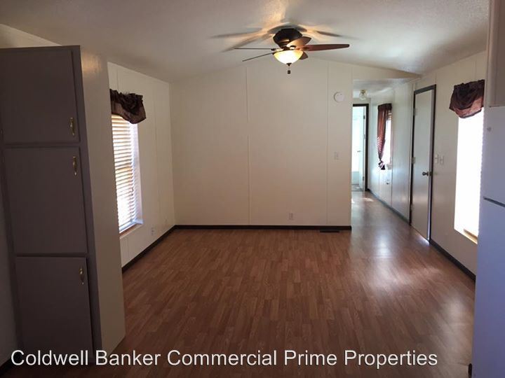 Building Photo - 1042 Cottonwood Ave
