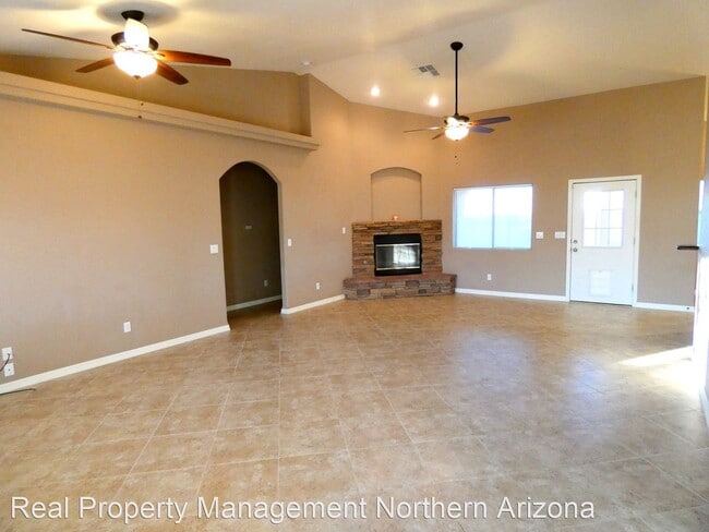 Building Photo - 4 br, 2 bath House - 2101 Buena Vista Dr.
