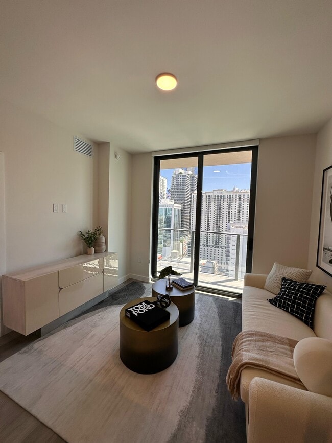 Building Photo - 425 SW 18th Rd