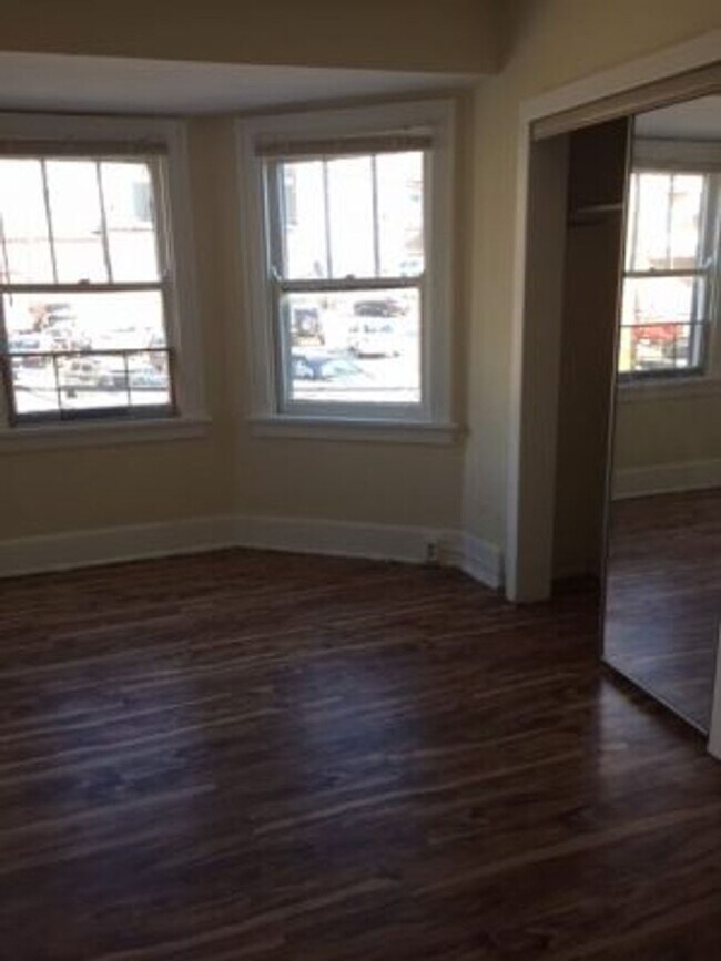 Foto del edificio - 2817 Glendora Ave