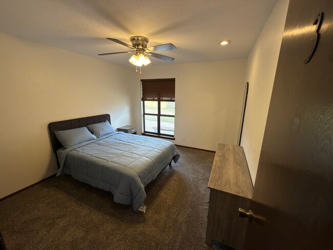 6829 S Dawson Circle Englewood-large-008-24-Conference Area-1500x1000-72 ppp - 2105 Appomattox