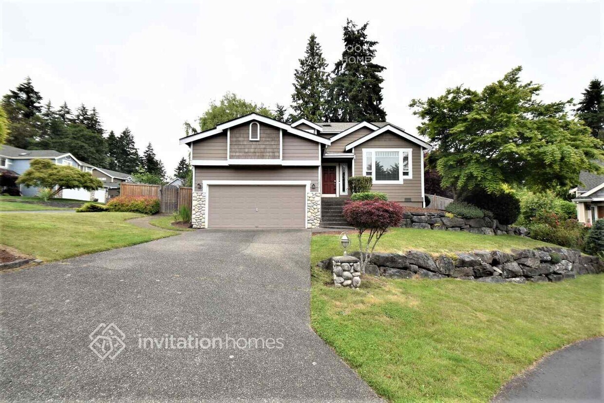 Foto principal - 1601 58th Ave Ct N E