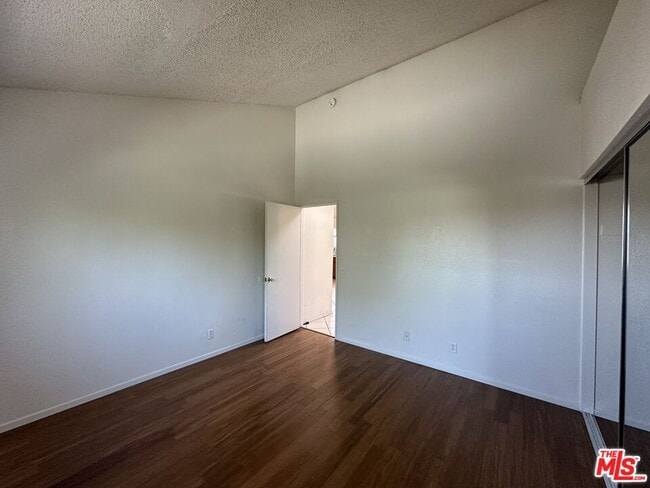 Building Photo - 1108 Termino Ave