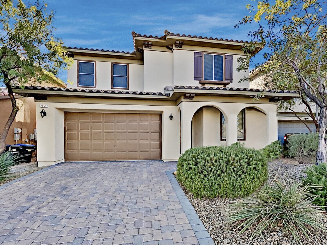 Foto principal - 7651 Engleberg Ave