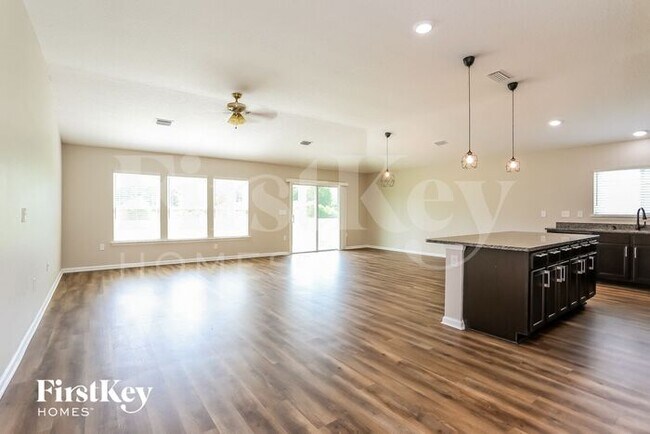 Building Photo - 12554 Lake Taylor Lane