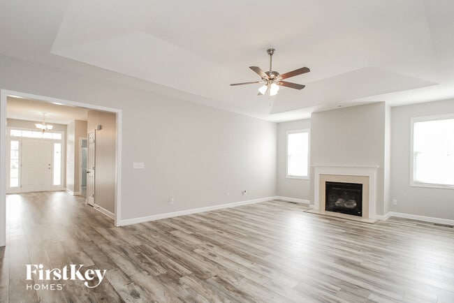 Building Photo - 5445 Stone Crossing Dr