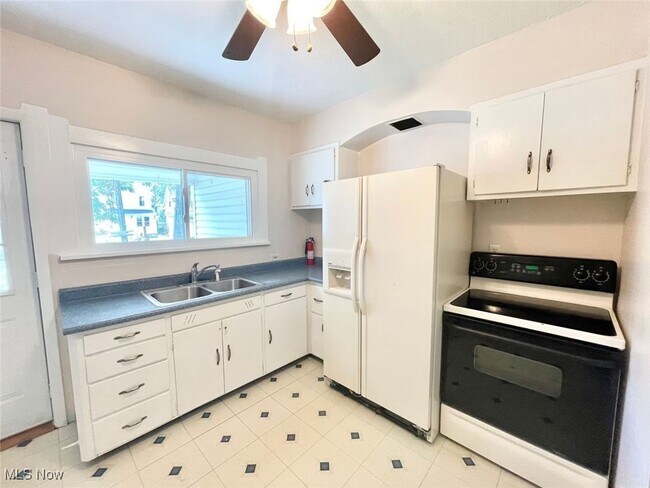 Foto del edificio - 218 Gates Ave