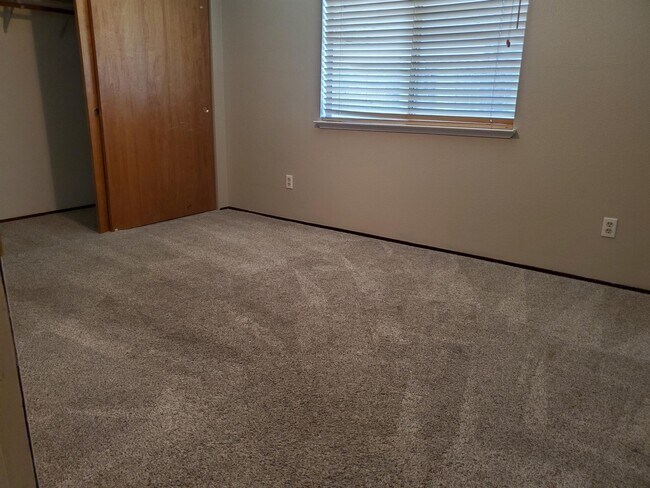 Building Photo - 2092 Pebble Beach Dr