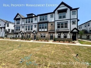 Building Photo - 211 Tamala St