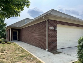 Building Photo - 1220 Stefanie Dr