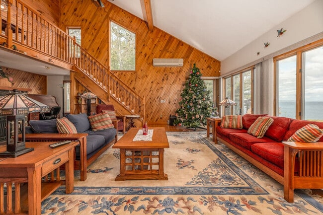 Building Photo - Sebago Lake Retreat | Sleeps 10 | Lakefron...