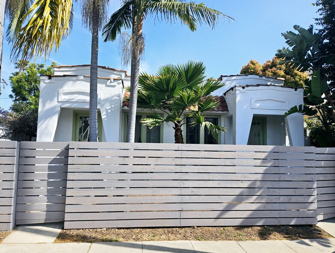 910 Victoria Ave Venice CA 90291 - 910 Victoria Ave