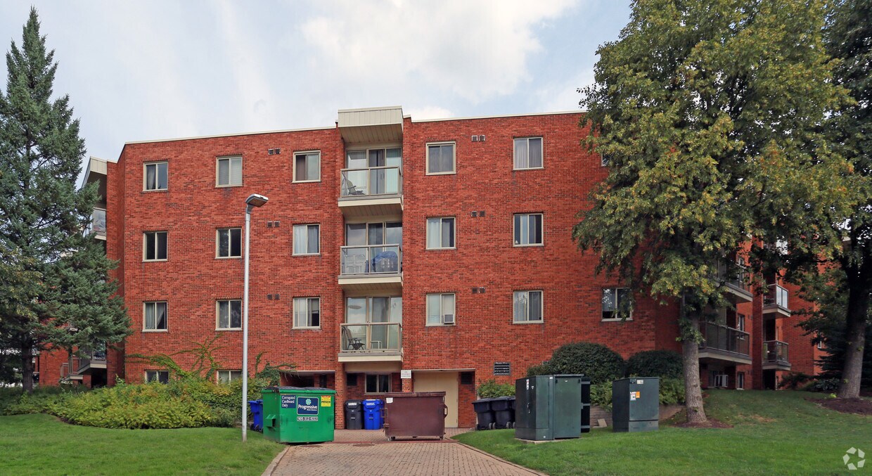 Building Photo - St. Lawrence Village II