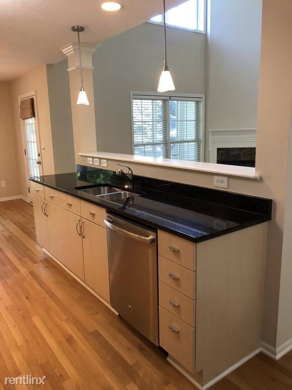 Building Photo - 3 br, 3.5 bath Condo - 1235 Shagbark Rd