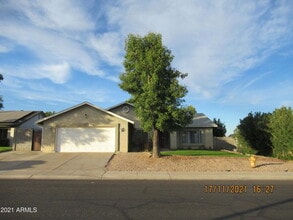 Building Photo - 2324 W Highland Ct