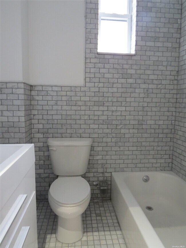 Foto del edificio - 31-80-80 38th St