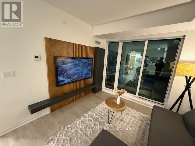 Photo du bâtiment - 10 Rouge Valley Dr W