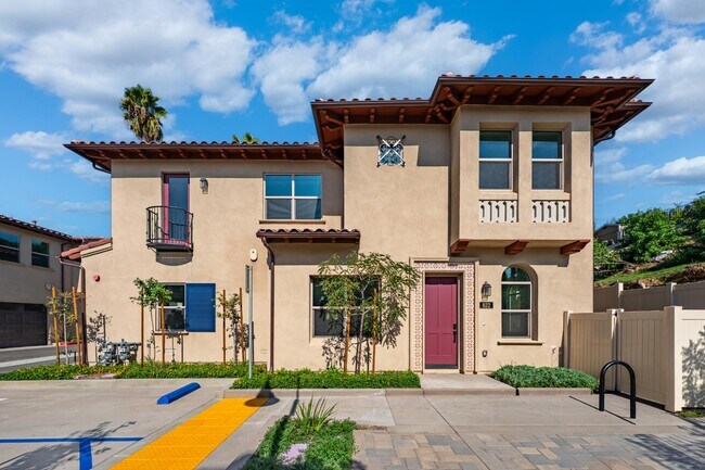 Foto del edificio - 822 Francesca Dr