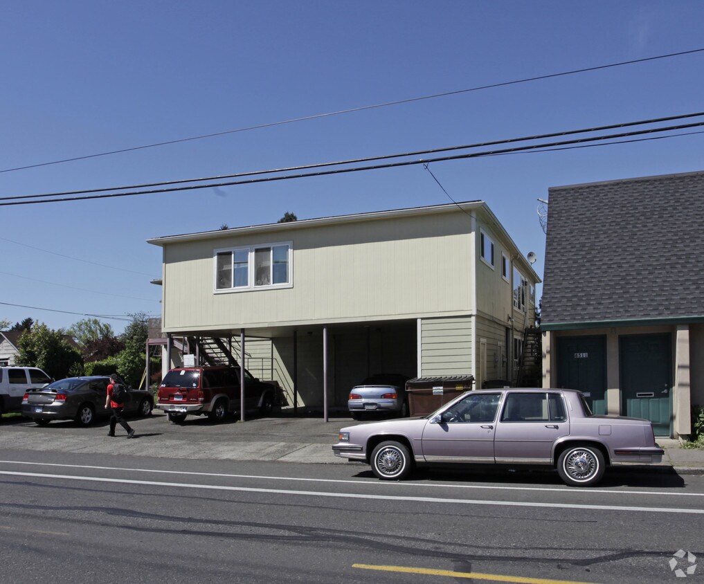 Foto del edificio - 8501 SE Woodstock Blvd