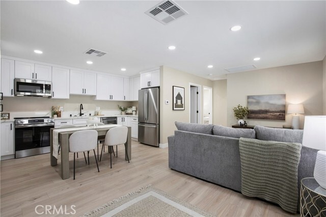 Foto principal - 708 E Elm St