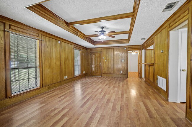 Foto del edificio - 219 E Pritchard Ln