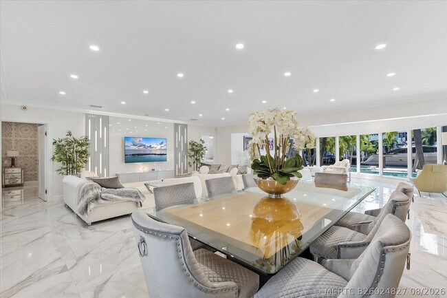 Building Photo - 207 Royal Palm Dr