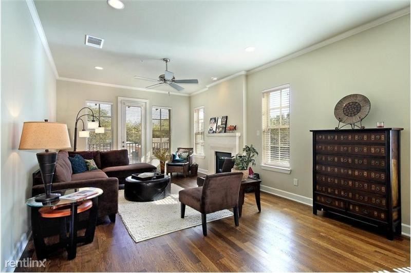 Primary Photo - 2800 Sandage Ave