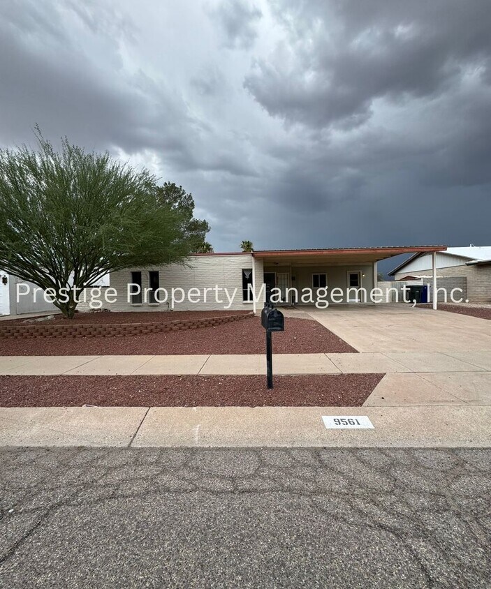 Primary Photo - Charming 3/2 East Side Home!!!