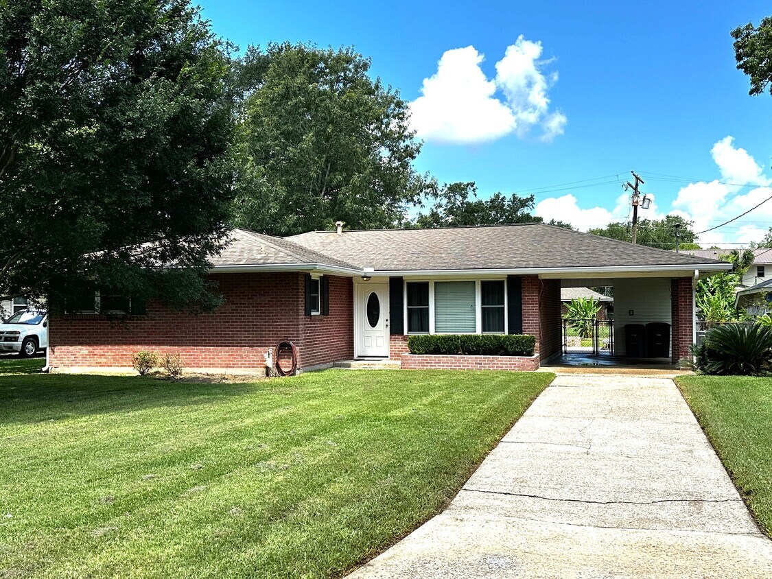 Primary Photo - 245 Highland Park Dr